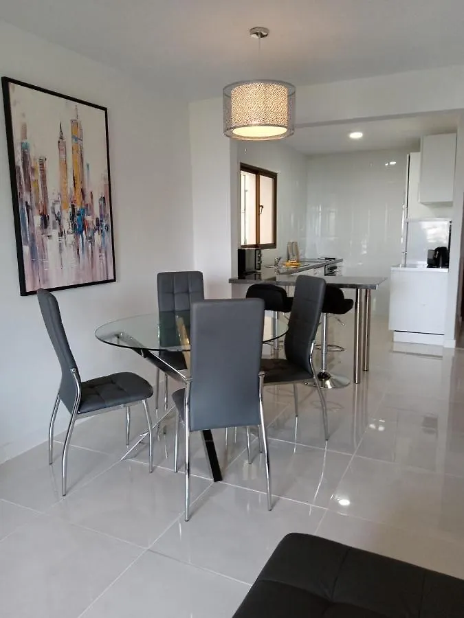 Impeccable 2-Bed Apartment Ecuador Los Claveles Mijas