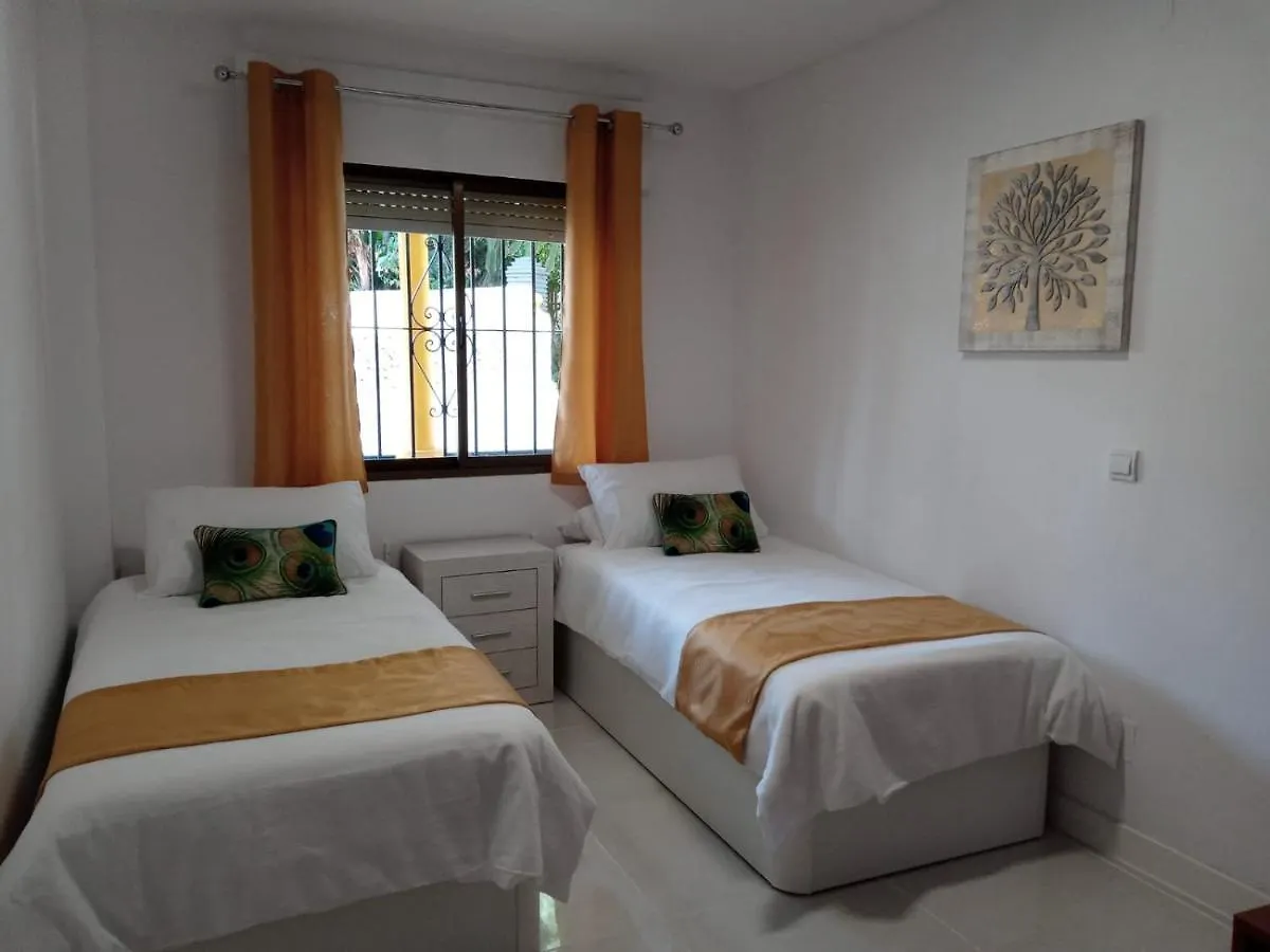Impeccable 2-Bed Apartment Ecuador Los Claveles Mijas Spain